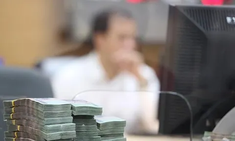 Thấy gì từ việc lãi suất huy động nhen nhóm tăng?