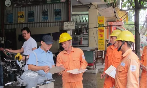 EVN lý giải gì về việc giá điện tăng 4,8% lên hơn 2.200 đồng một kWh?