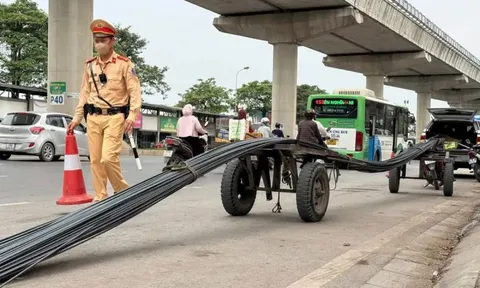 Hà Nội: Xử lý gần 250 triệu đồng vi phạm liên quan xe tự chế, chở hàng cồng kềnh