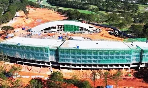 Kỷ luật 3 cán bộ liên quan sai phạm tại dự án sân golf Đồi Cù