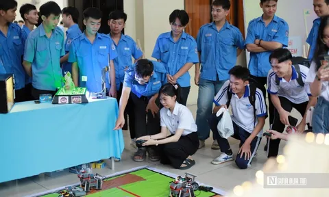 Bài toán thu hẹp khoảng cách giới trong ngành STEM