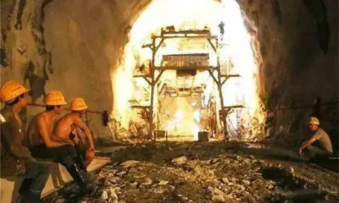 Vì sao dự án 50 tỷ USD xuyên lòng đất nóng 89 độ khiến nhiều nước 100 năm cũng phải bó tay nhưng Trung Quốc chỉ cần 10 năm đã hoàn thành?