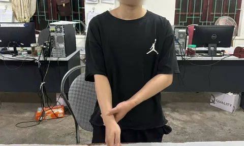 Thanh niên 2k1 lừa đảo một người phụ nữ 8 lần, bị Công an bắt quả tang khi đang nhận tiền