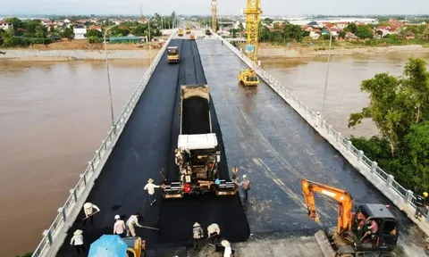 Thủ tướng khen 'kỳ tích' hồi sinh thần tốc cầu Phong Châu của DN Quốc phòng: Tiết kiệm 300 tỷ, xong trong 10 tháng, 5 ngày nữa khánh thành