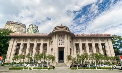 Lãi suất liên ngân hàng tiếp tục giảm, kênh cho vay OMO của NHNN bị 'ế', tỷ giá USD tự do mất mốc 27.000 đồng