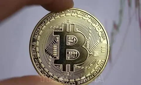 Bitcoin phục hồi trên 70.000 USD, nhà đầu tư vẫn thận trọng