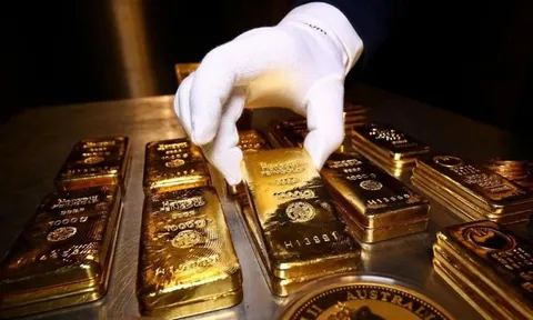 Tối ngày 13/2, giá vàng đảo chiều tăng mạnh