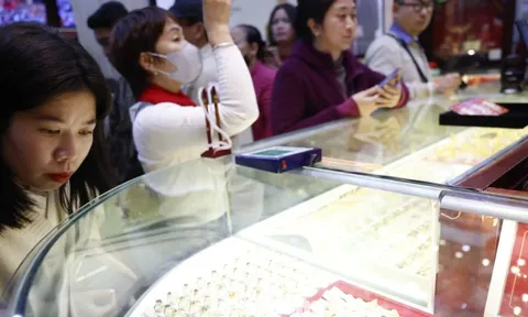 Chiến sự Trung Đông: Nhà đầu tư thận trọng, tránh chạy theo cú tăng ngắn hạn của giá vàng