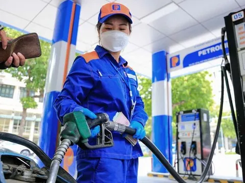 Giá xăng dầu đồng loạt tăng