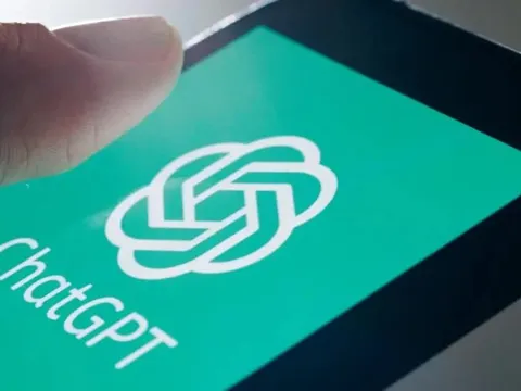 OpenAI “thu hồi” bản cập nhật ChatGPT vì quá nịnh nọt, gây khó chịu cho người dùng