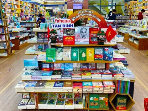 Chuỗi nhà sách lớn nhất nước Fahasa mỗi ngày thu 26 tỷ đồng, vừa chi tiền tỷ cải tạo 2 Nhà sách gần 30 tuổi