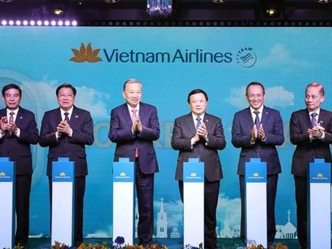 Tổng Bí thư Tô Lâm chứng kiến Vietnam Airlines công bố đường bay thẳng Hà Nội - Moscow