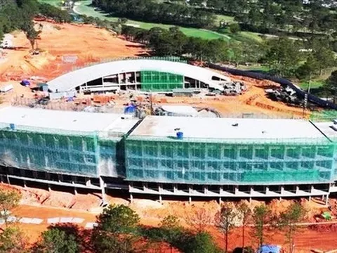 Kỷ luật 3 cán bộ liên quan sai phạm tại dự án sân golf Đồi Cù