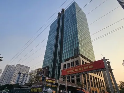 Tận thấy những tòa cao ốc 'chết yểu', bỏ hoang ở Hà Nội