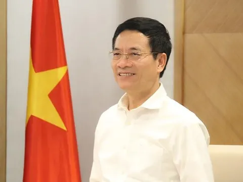 Bộ trưởng Nguyễn Mạnh Hùng nhận nhiệm vụ mới