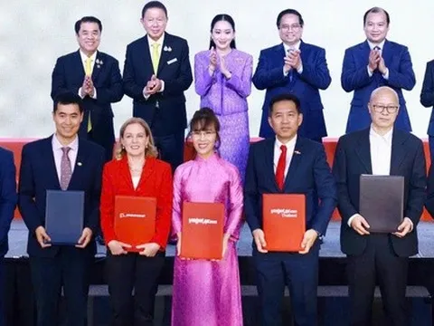 Vietjet và Boeing trao quyền khai thác 50 tàu bay Boeing 737 cho Vietjet Thái Lan