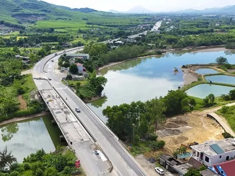 Cầu 'chống nạng gỗ' trên quốc lộ 1A qua Hà Tĩnh hiện ra sao?