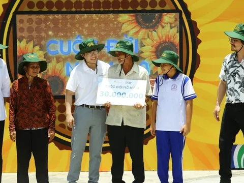 Dược Bình Đông - Khi "Cuộc Đời Nở Hoa" trở thành cầu nối giao thoa thế hệ