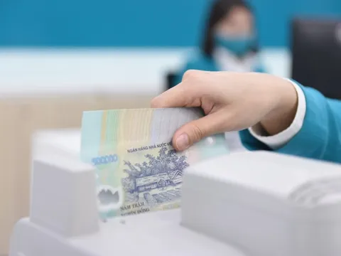 Chuyện lạ trên thị trường tiền tệ Việt Nam: Điều gì đang diễn ra?