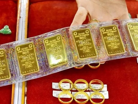 Giá vàng hôm nay 16/12: Giá vàng trong nước bất ngờ giảm, vàng thế giới tiếp tục tăng