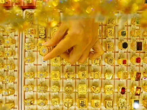 Giá vàng hôm nay 11/12: Tiếp tục tăng vượt mốc 155 triệu đồng/lượng