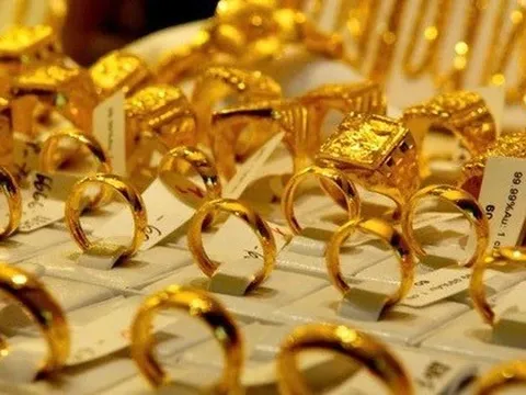 Giá vàng hôm nay 12/12: Bật tăng mạnh sau động thái của Fed