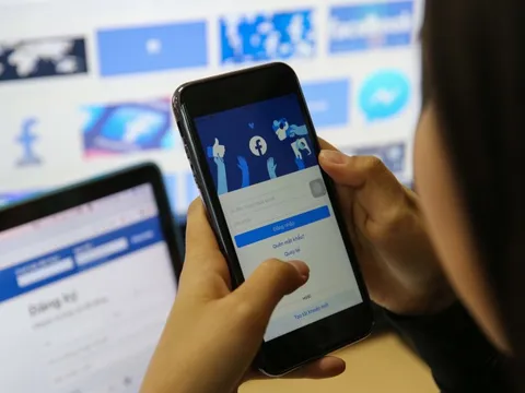 Facebook sẽ thu tiền người dùng