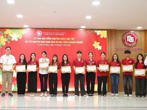 Ấm áp Xuân Bính Ngọ cùng Lễ trao học bổng nhân dịp Tết Nguyên đán năm 2026 tại Cơ sở II Trường ĐH Ngoại thương