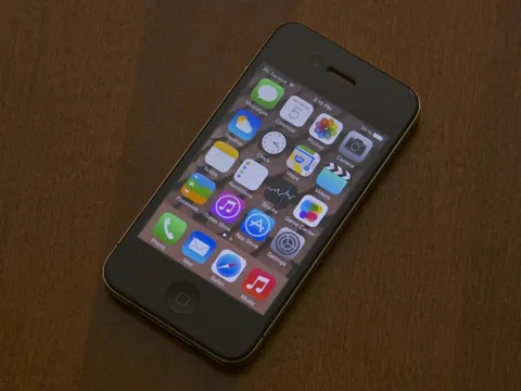 Chiếc iPhone "đời Tống" bỗng hot rần rần, khiến Gen Z ráo riết săn tìm