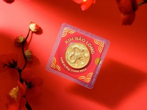 Giá vàng tiếp tục tăng mạnh, đạt kỷ lục chưa từng có, thẳng tiến tới cột mốc mới