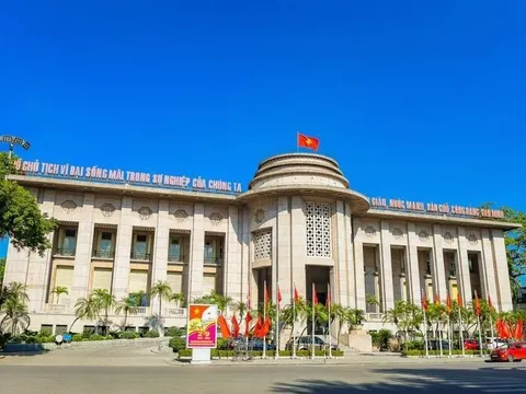 Lãi suất liên ngân hàng tiếp tục giảm mạnh trên diện rộng, NHNN hút ròng thanh khoản